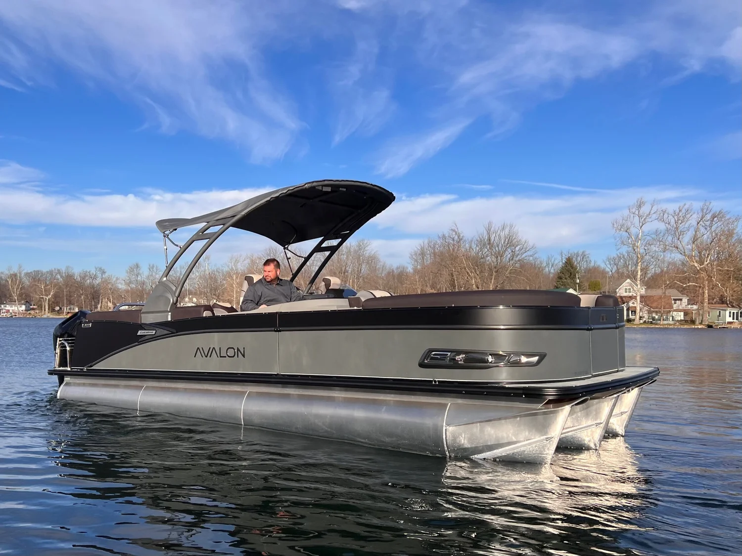 400HP WATER READY 25' CAT PLAT — Shriner Lake Marine, Inc