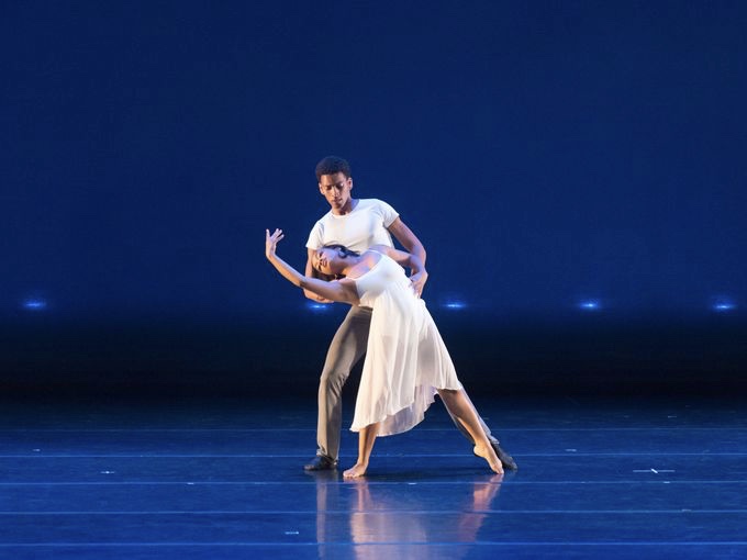 Dance 10 (2016)