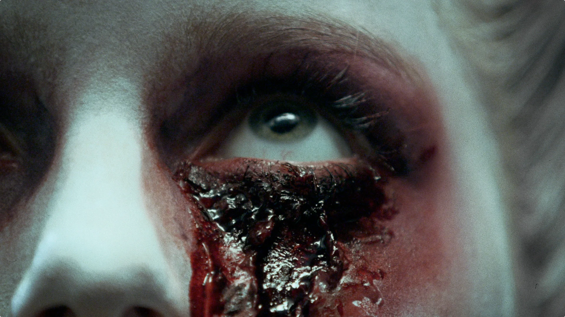 phagia_eye_extreme_cl.jpg