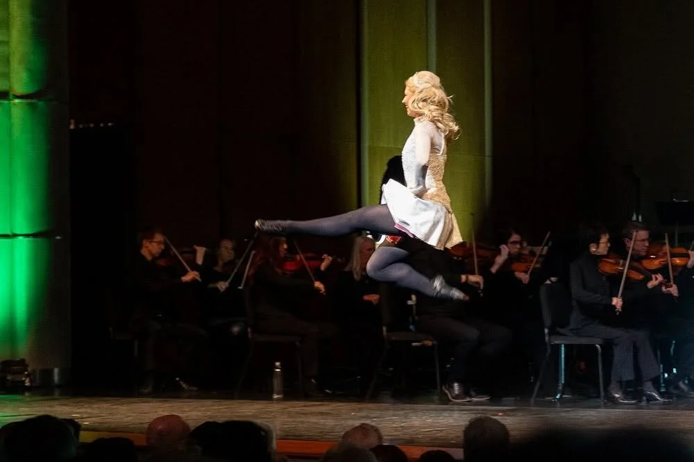 symphone sara jump.jpg