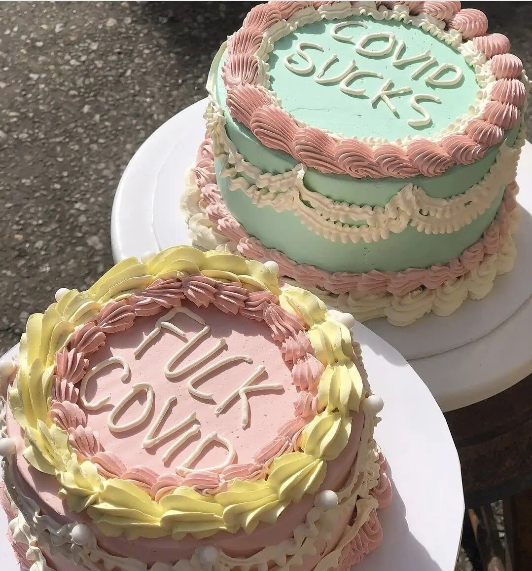 Just taking a moment to say in the sweetest way what we are all thinking.
Love your work @stacybrewercakes 
You have also showcased all my fave spring style colours too. Surely eating one all to myself would constitute research 🤔😘 
#fuckcovid #covi