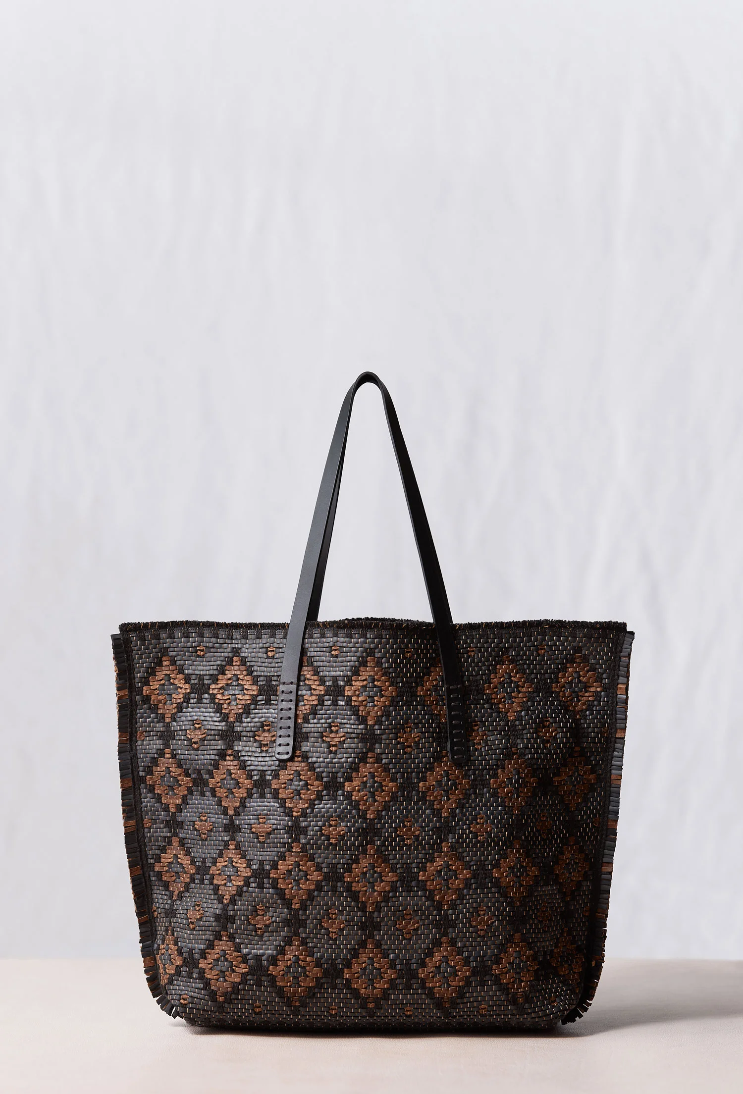 Roses-in-black-and-brown_web.jpg