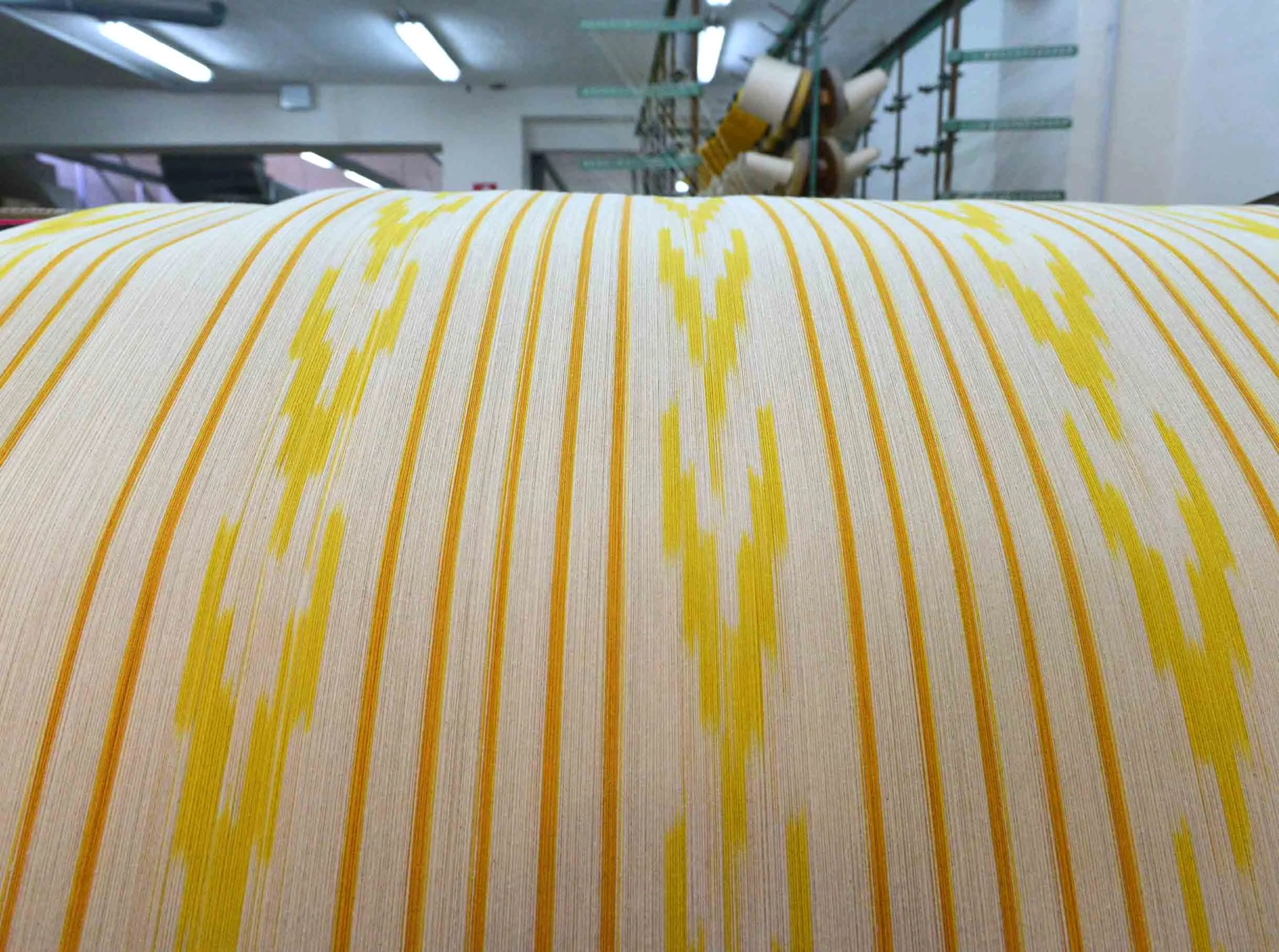 MALLORCAN_IKAT_WARPING__MACHINE_2_FULL.jpg