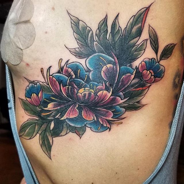 No #path worth #traveling comes without #growth and no growth is possible without #pain. Thanks for letting me be a #part of your journey @t_neater #coveruptattoo #coverup #letgo #floral #columbustattooers #shortnorthartsdistrict #shortnorthtattoo #i