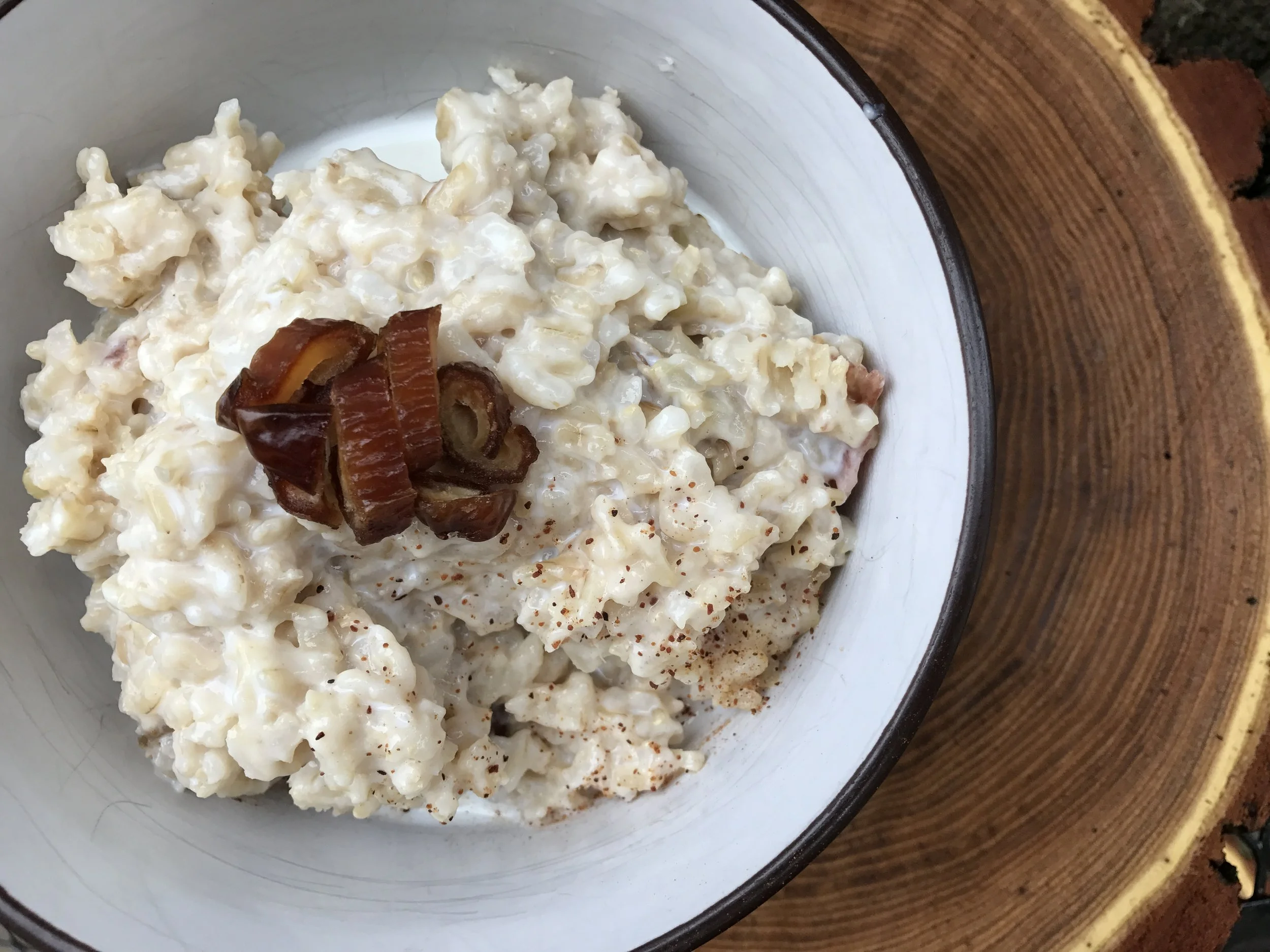  spiced brown rice pudding with dates and coconut milk 