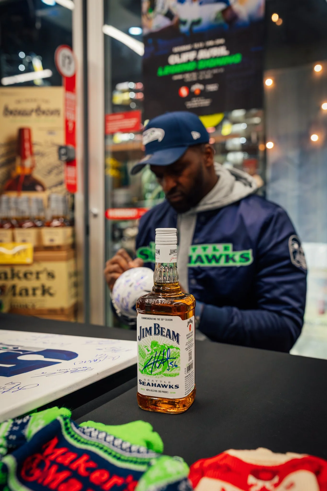 makers_mark_jim_beam_seahawks_safeway_kirkland_cliff_avril_12.13.25-0360.jpg