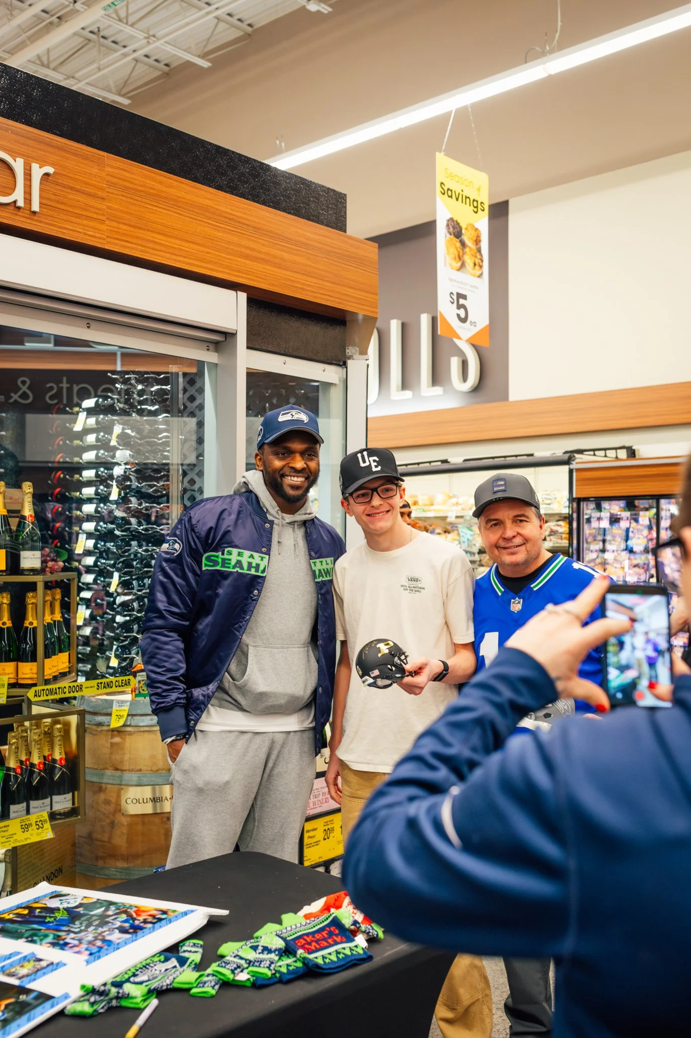makers_mark_jim_beam_seahawks_safeway_kirkland_cliff_avril_12.13.25-0433.jpg