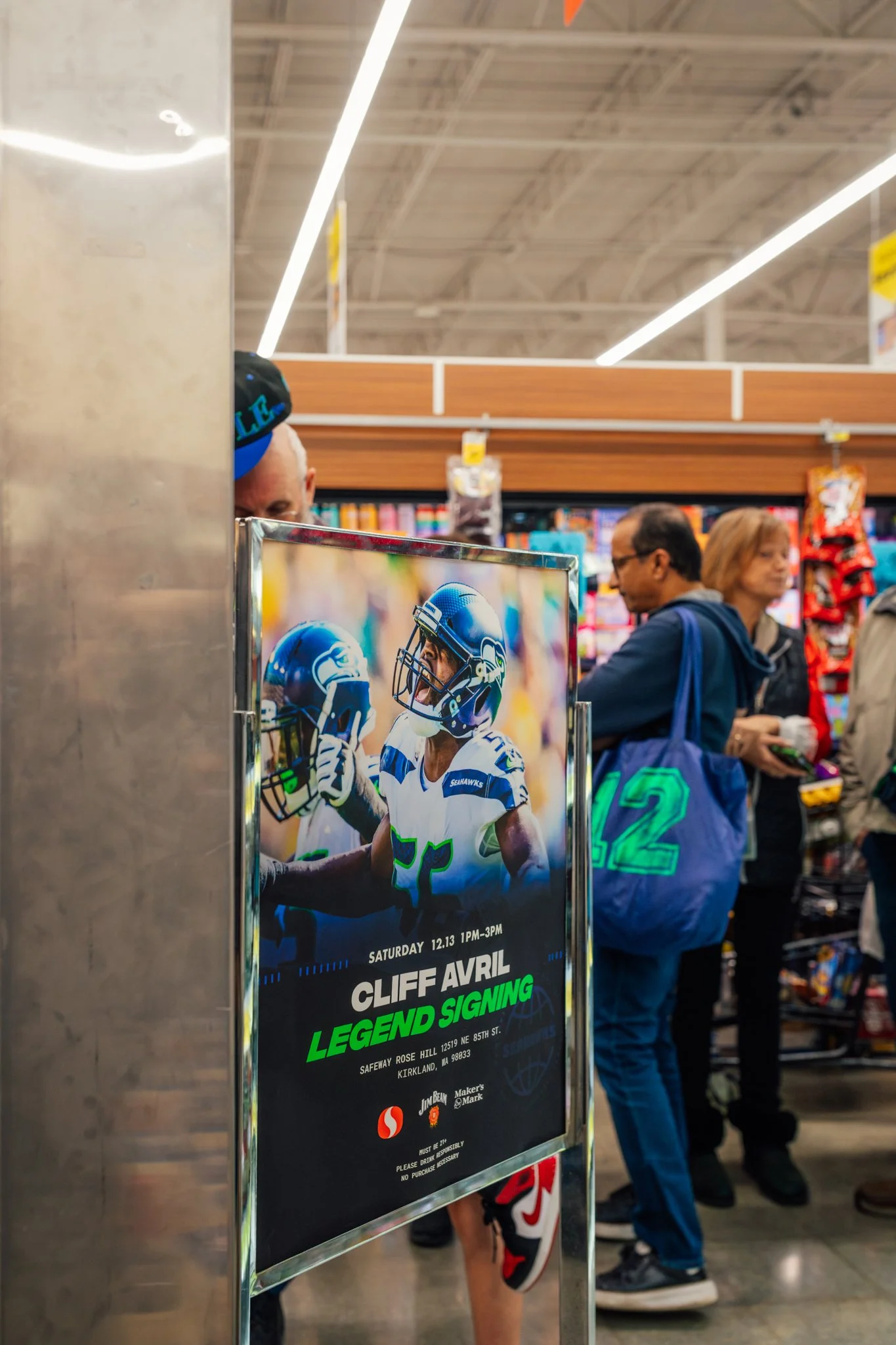 makers_mark_jim_beam_seahawks_safeway_kirkland_cliff_avril_12.13.25-0489.jpg