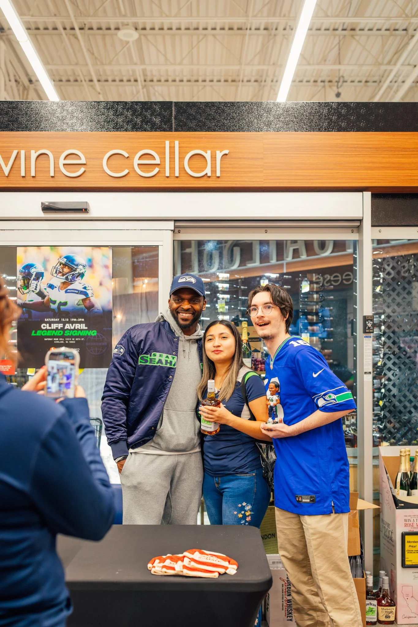makers_mark_jim_beam_seahawks_safeway_kirkland_cliff_avril_12.13.25-0586.jpg