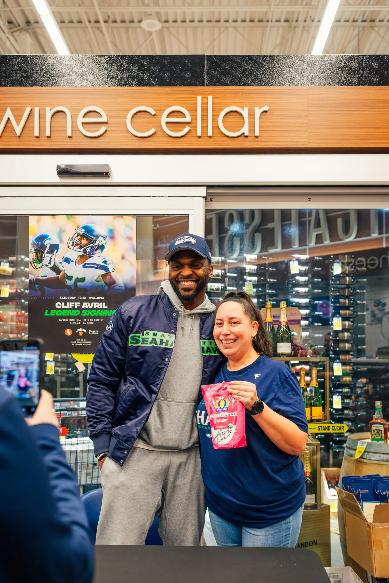 makers_mark_jim_beam_seahawks_safeway_kirkland_cliff_avril_12.13.25-0647.jpg