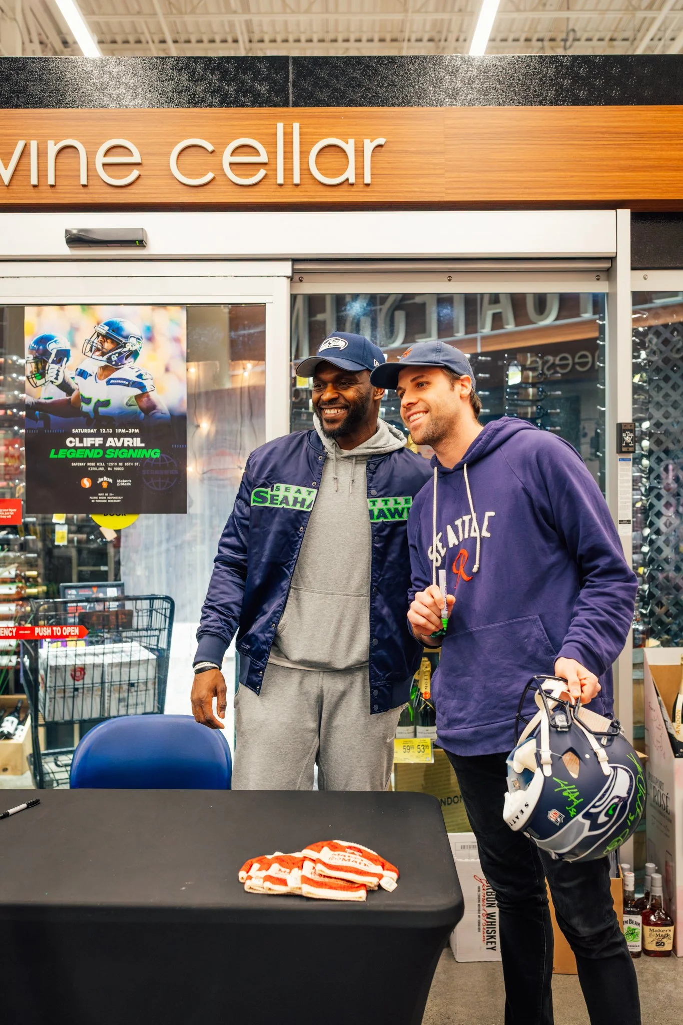 makers_mark_jim_beam_seahawks_safeway_kirkland_cliff_avril_12.13.25-0650.jpg