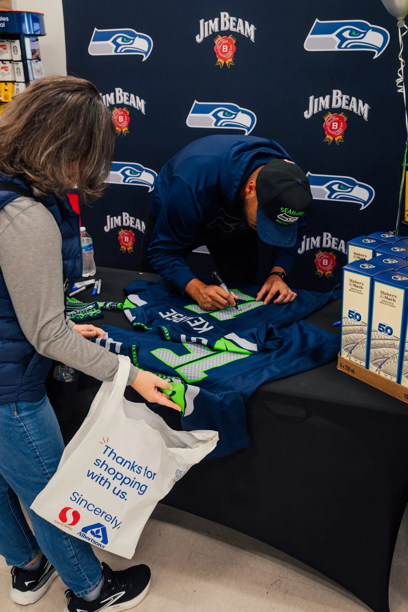 makers_mark_jim_beam_seahawks_safeway_maple_valley_jermaine_kearse.jpg-0004.jpg