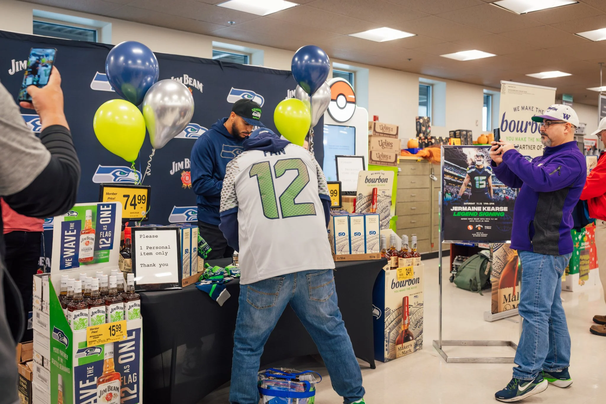 makers_mark_jim_beam_seahawks_safeway_maple_valley_jermaine_kearse.jpg-9802.jpg