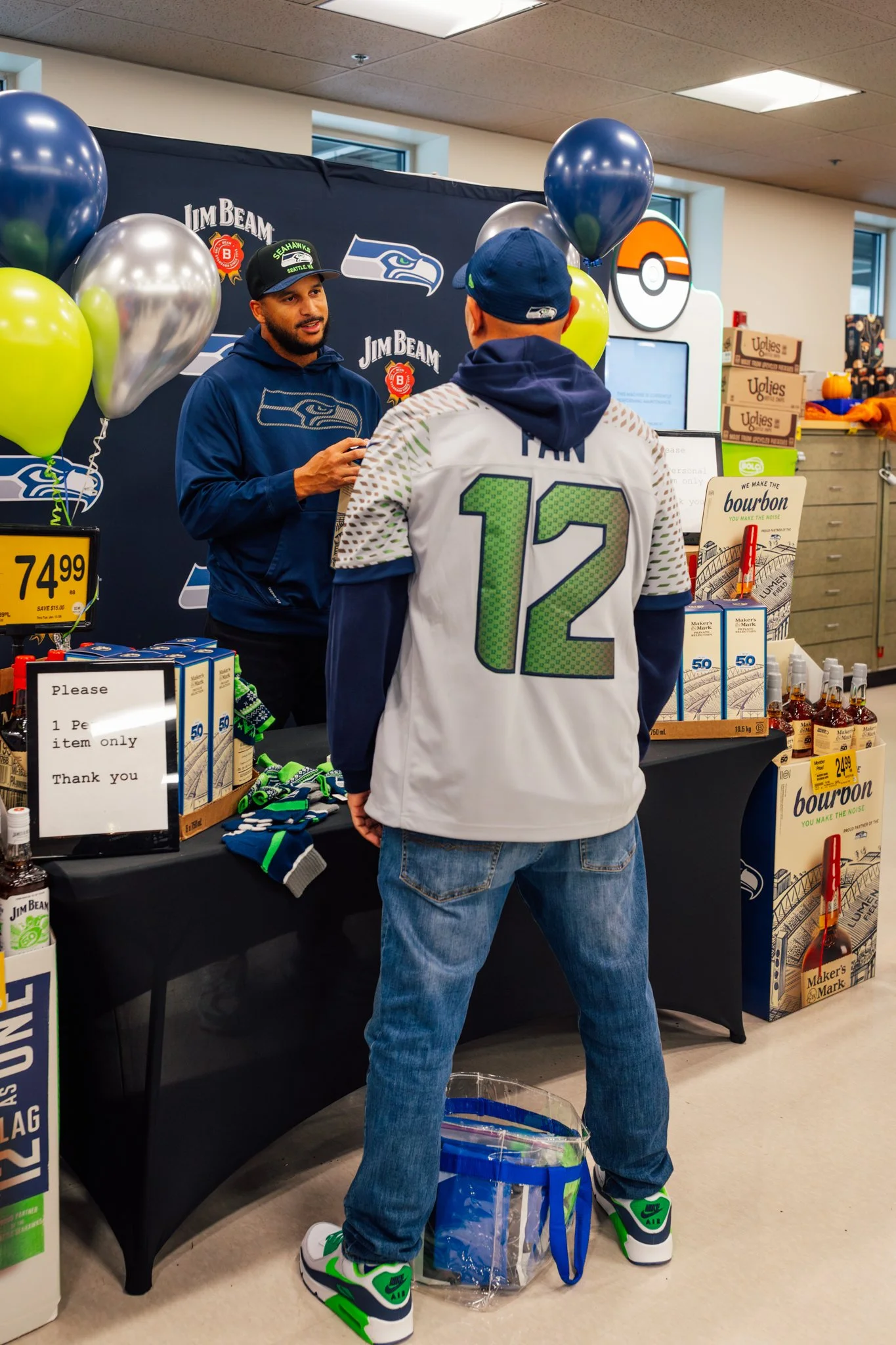 makers_mark_jim_beam_seahawks_safeway_maple_valley_jermaine_kearse.jpg-9804.jpg