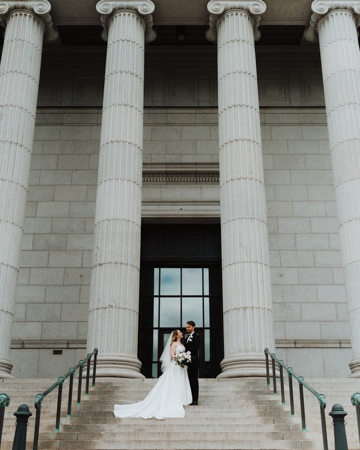 One of my favorite weddings to date. I will always love to take pictures at the Minneapolis Institute of Art. The MIA will forever have a special place in my heart. 

Second shooter for @katlarreaphoto