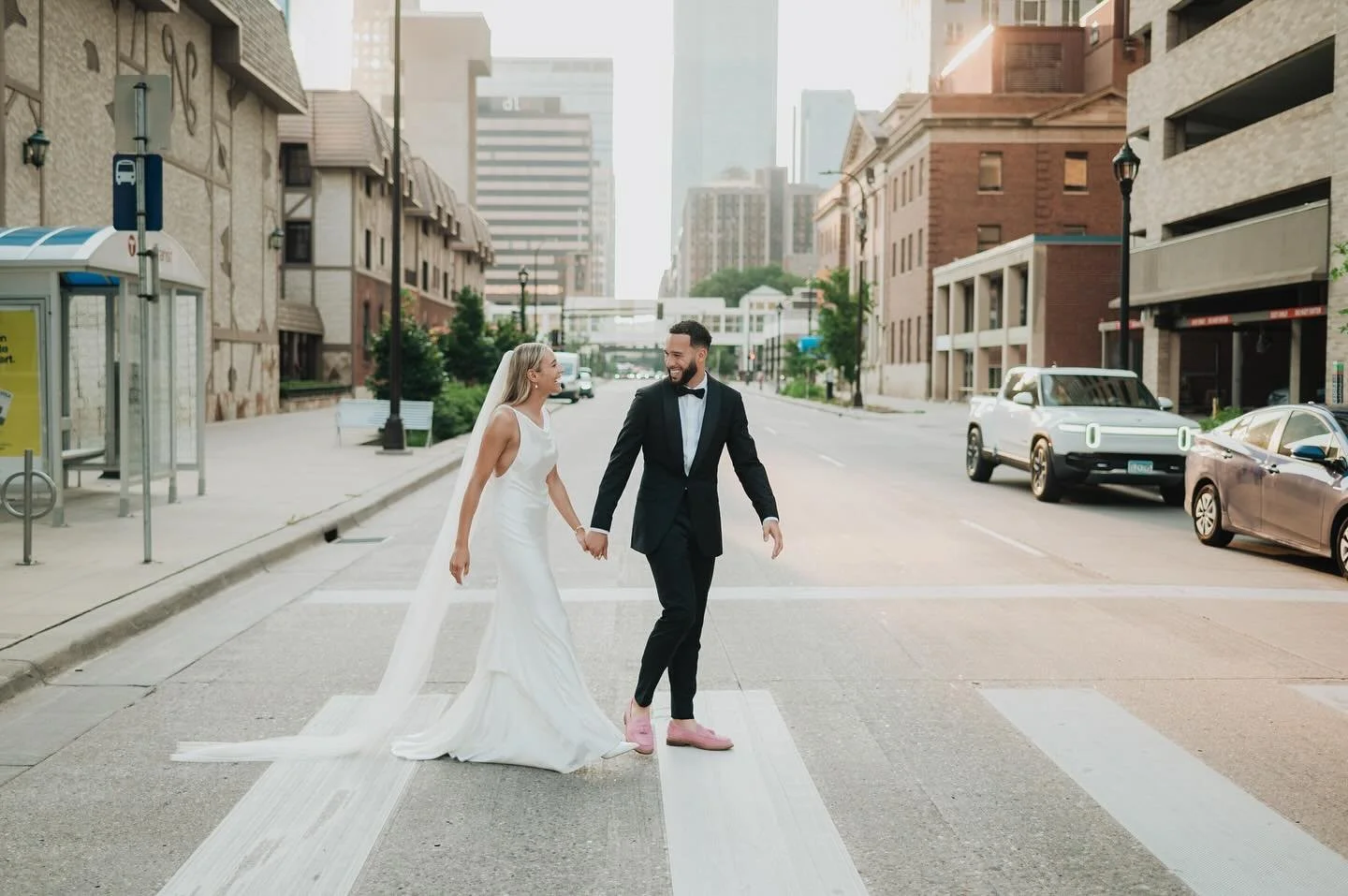 Golden hour in the city ✨

Venue: @mosaicvenuemn 
Coordinator: @rebecca_lian 
Hair and Makeup: @ladyvampartistry 
DJ: @sevenworldsaway