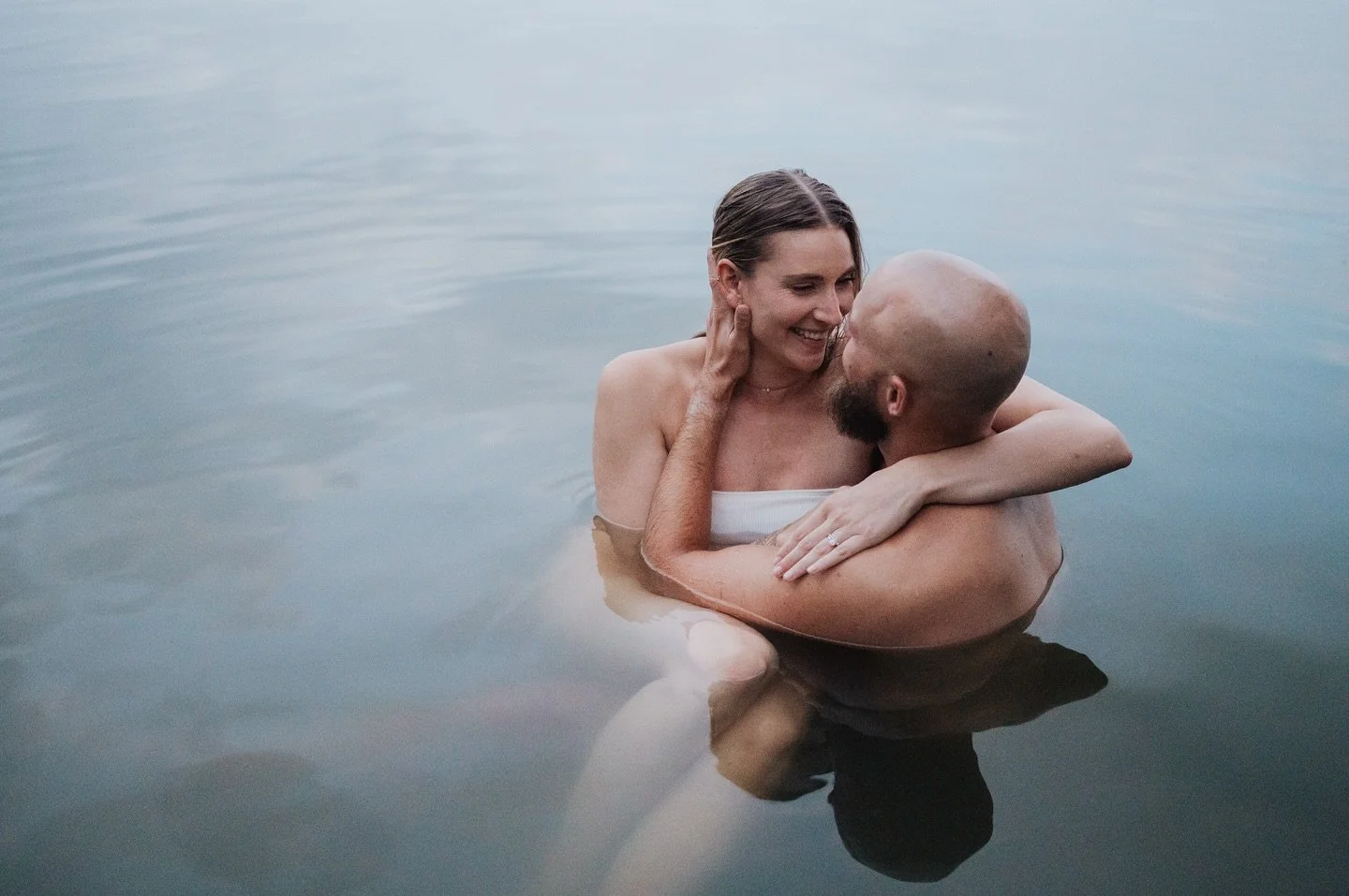 Just delivered my last fall wedding gallery on Monday! I&rsquo;m super excited for the slow season, so I can start posting my weddings from this year! Starting off with this amazing anniversary session with Jessica &amp; Mitch back in August. In wate