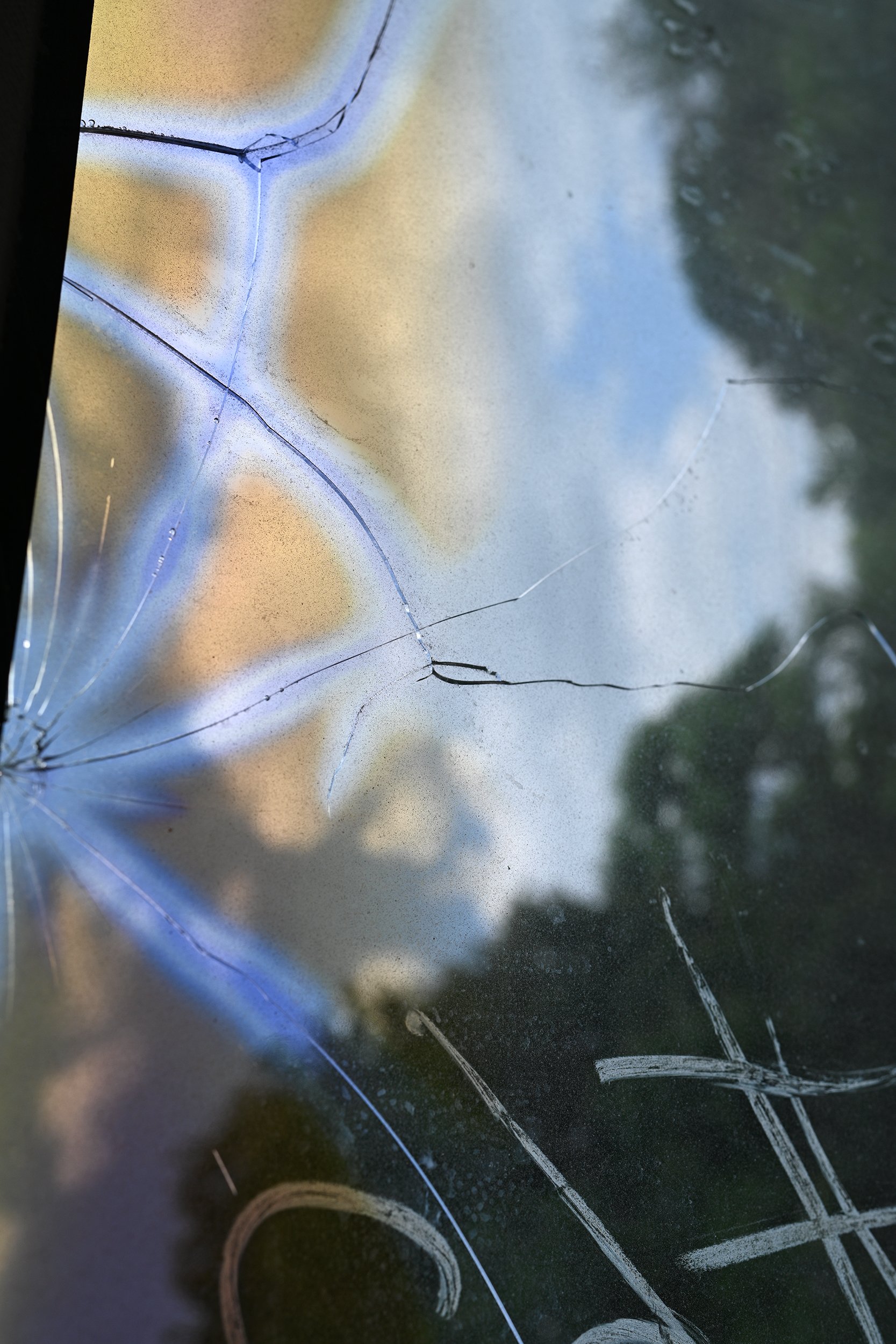 weiskopf_windshield_suncrack_sm.jpg