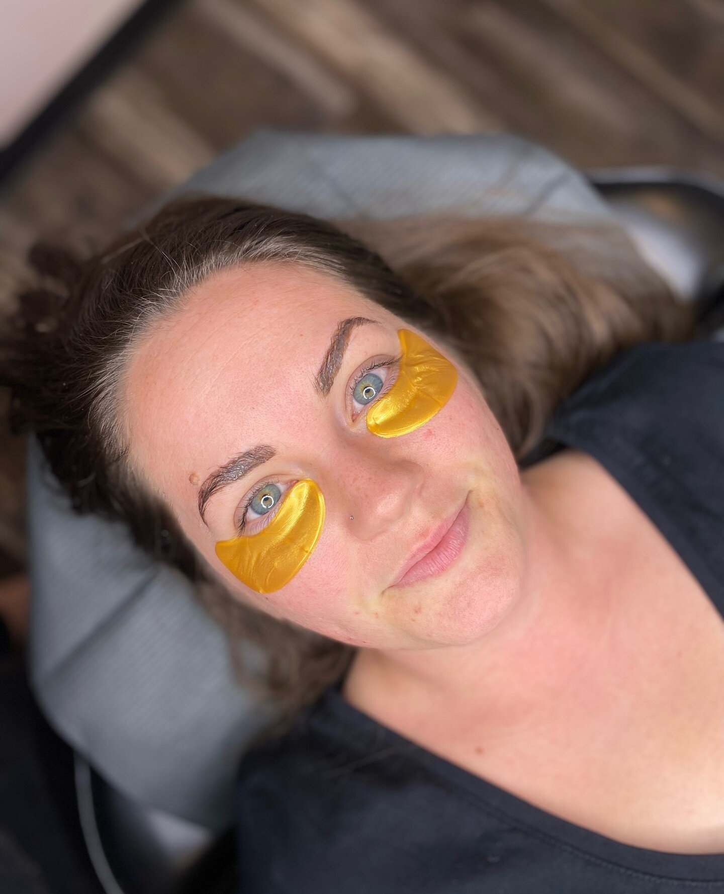 Nothing a little eye mask and brow lamination can't fix, right 😉⁠
⁠
One great thing about the brow lam is that there's also the added bonus of a little extra tint, really making those babies POP! 🤩 ⁠
⁠
⁠Come in for your fix! Just click the link in 