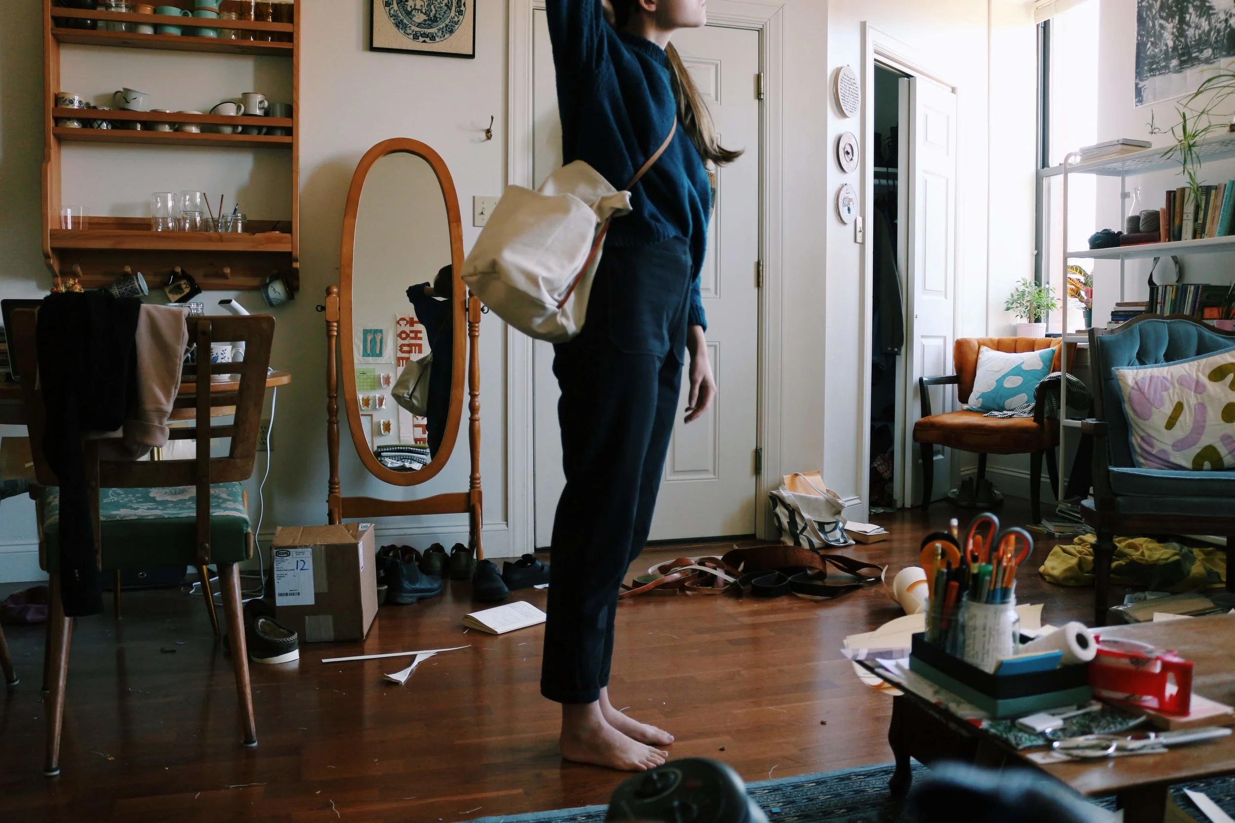 first sample (in old, messy apartment) in cross-body configuration