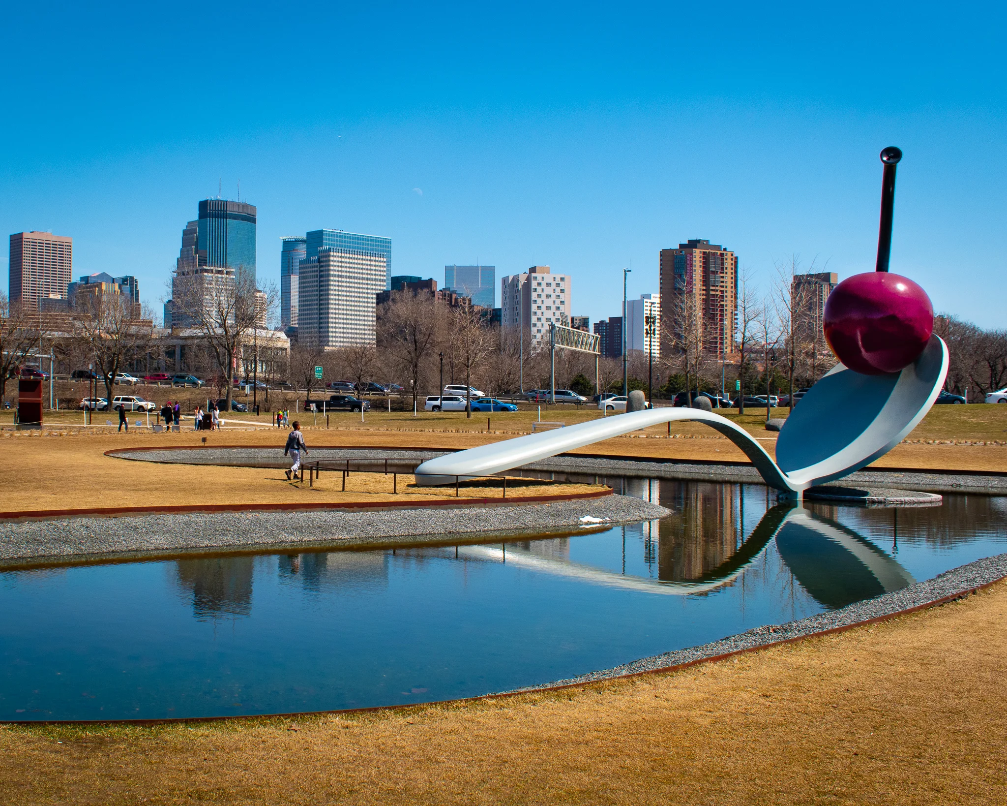 uprooted-traveler-minneapolis-sculpture-garden-spoon-bridge-cherry.jpg