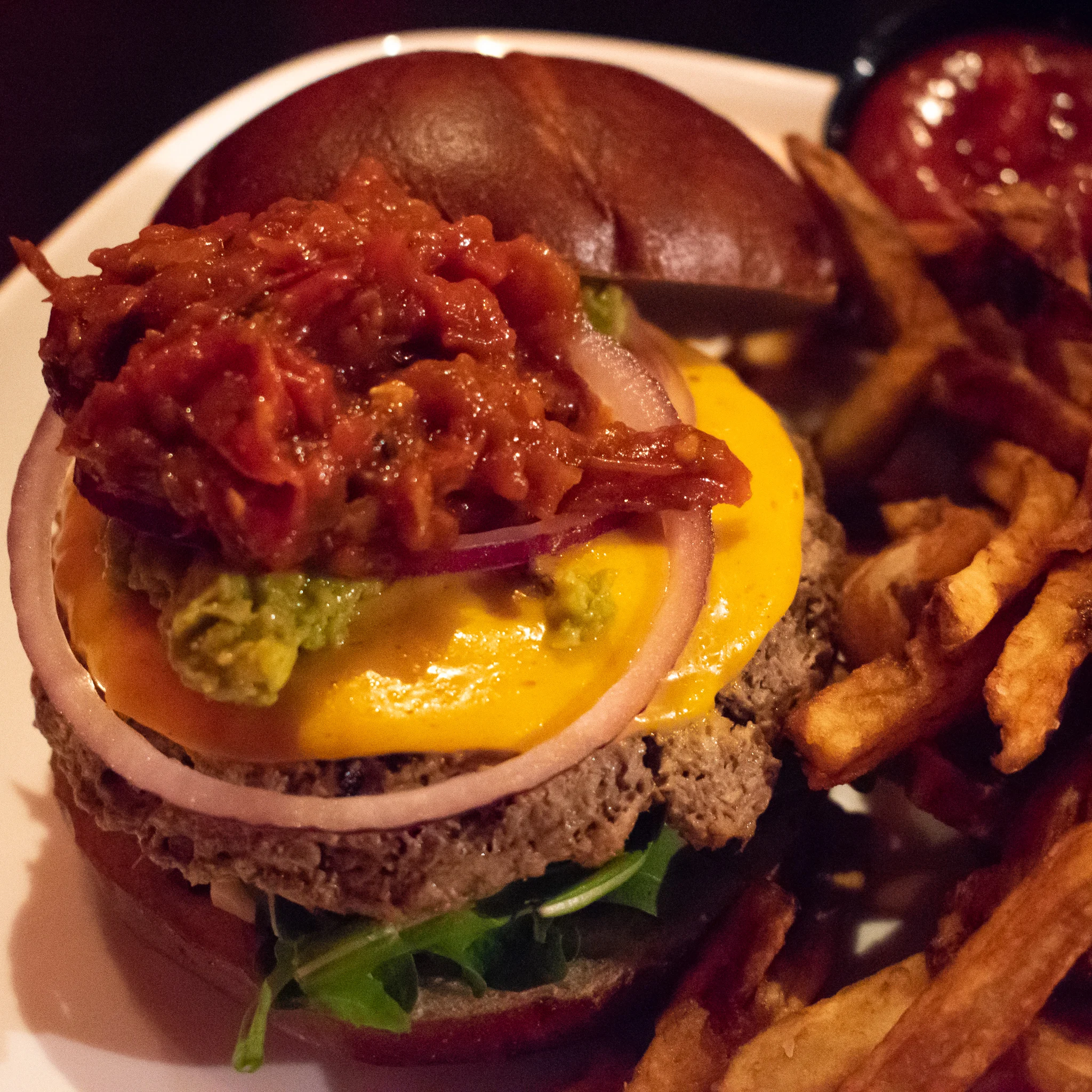 Uprooted-Traveler-Vegan-Food-Guide-Chicago-Kumas-Corner-convergence-burger.jpg