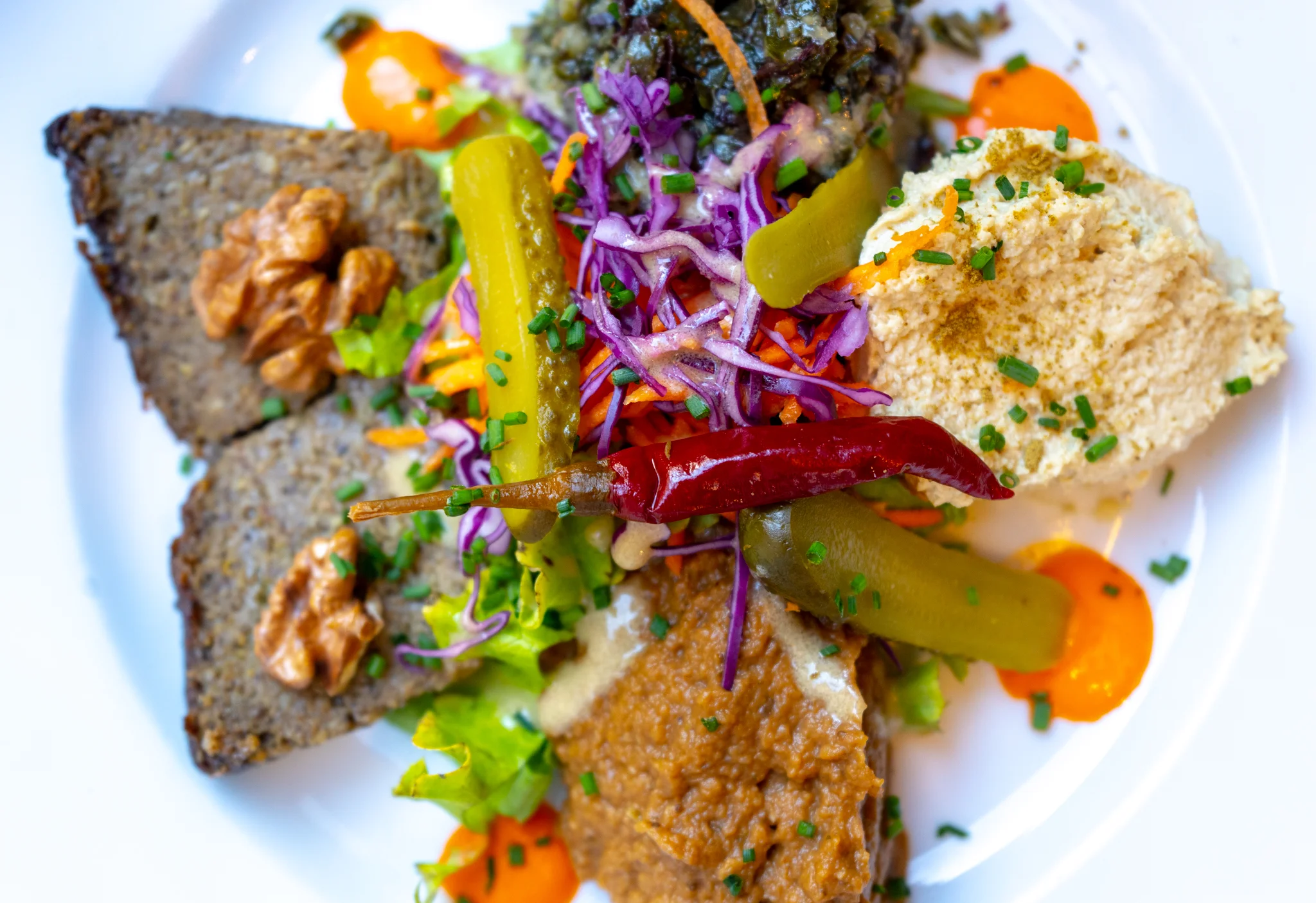 uprooted-traveler-paris-Potager-du-Marais-tartinade-vegan.jpg