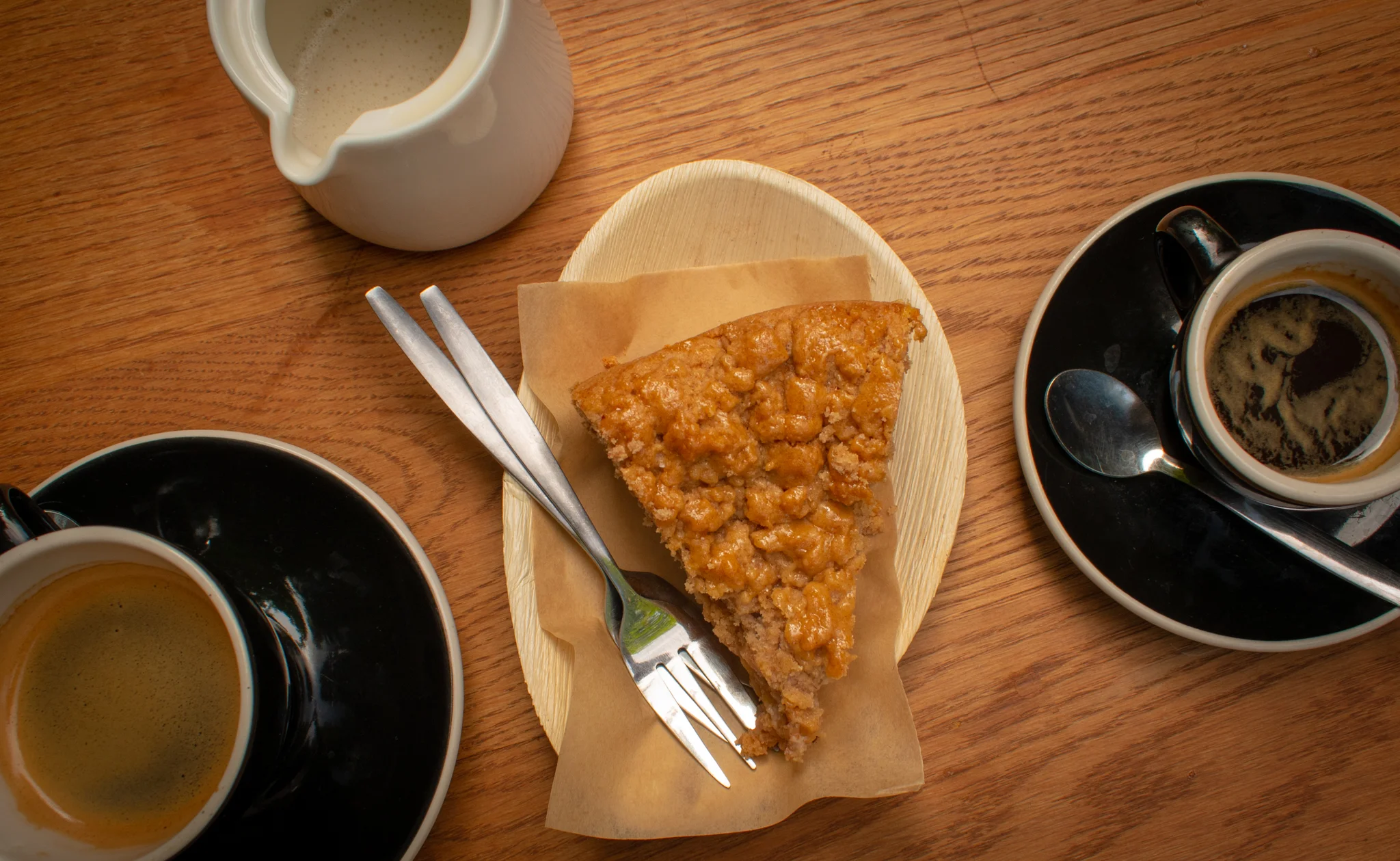 Uprooted-Traveler-Amsterdam-dutch-apple-pie-vegan-guide-breakfast-market-coffee-netherlands.jpg