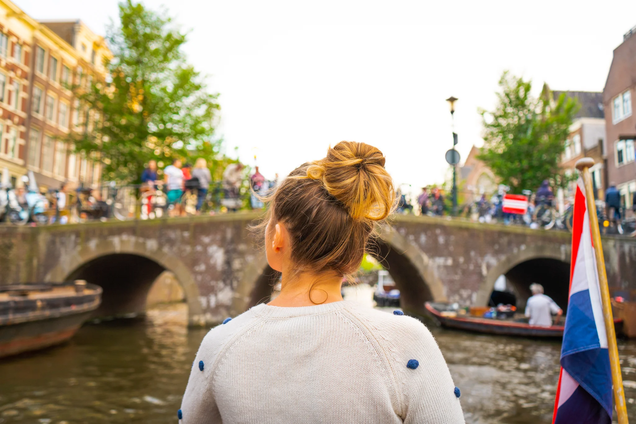 Uprooted-Traveler-Amsterdam-canal-boat-cruise-blue-vegan-guide.jpg