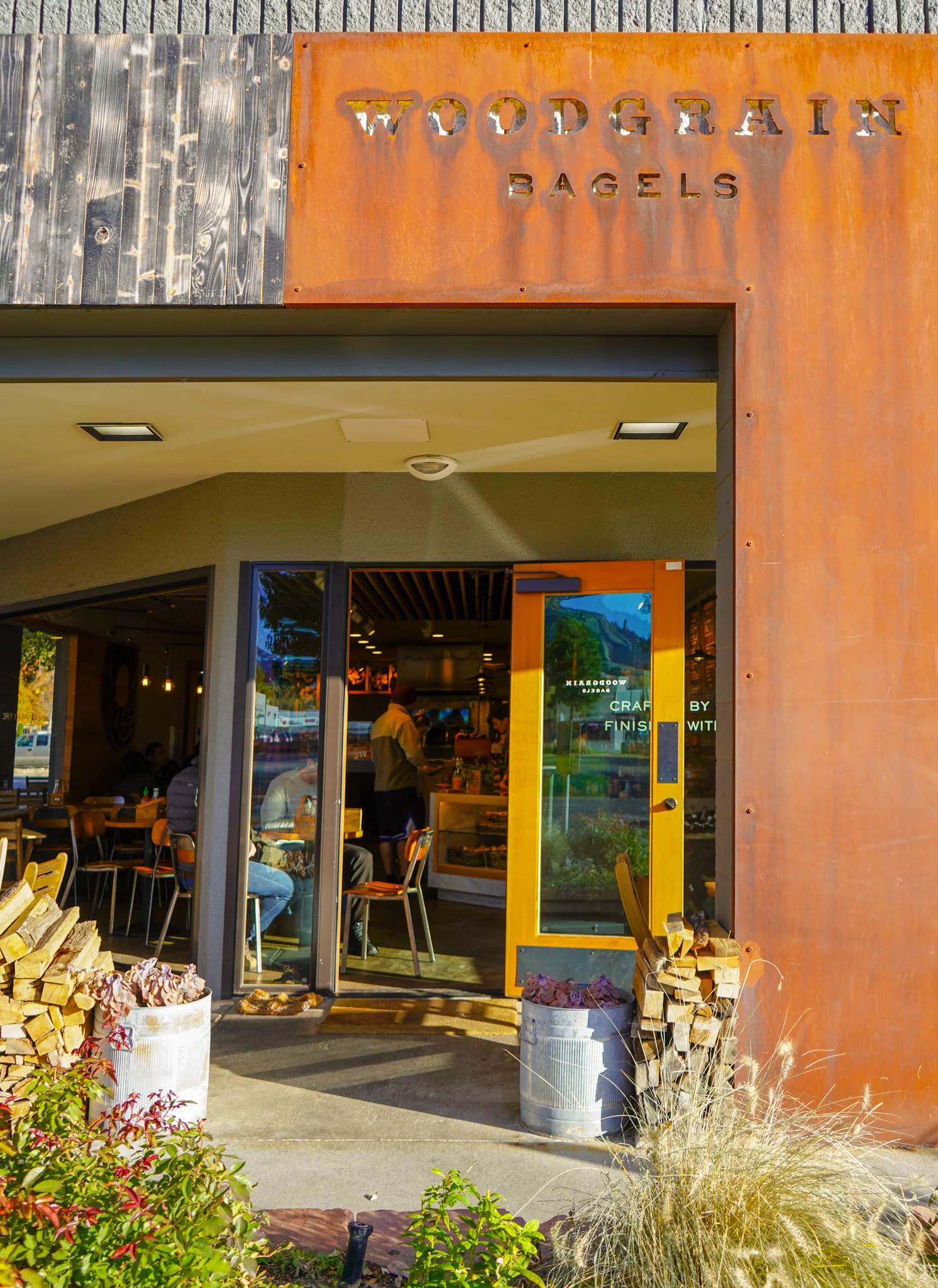 Uprooted-Traveler-rocky-mountain-national-park-woodgrain-bagels-boulder.jpg