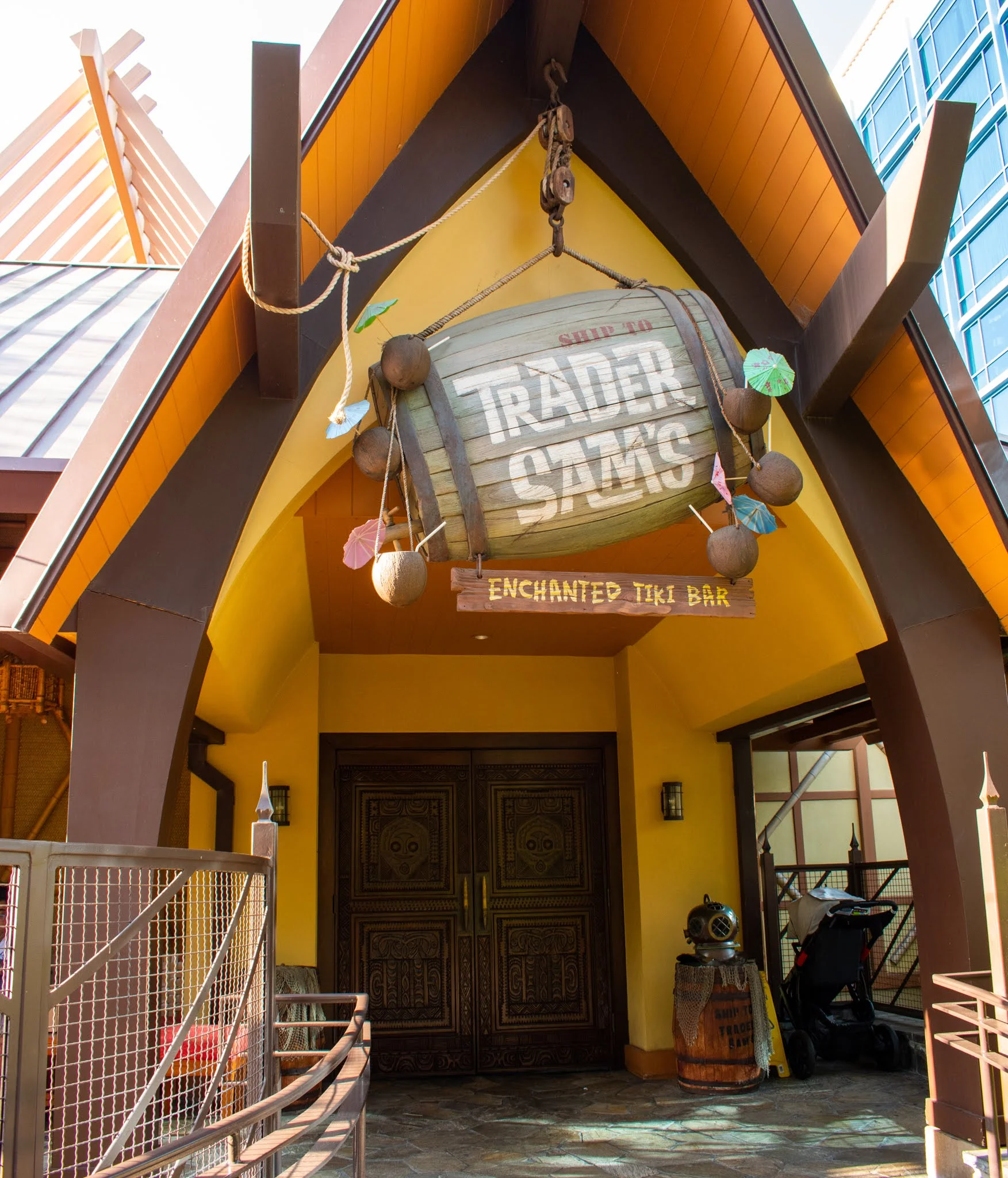 Uprooted-Traveler-Vegan-Disney-Land-trader-sam's-enchanted-tiki-bar-disneyland-hotel.jpg