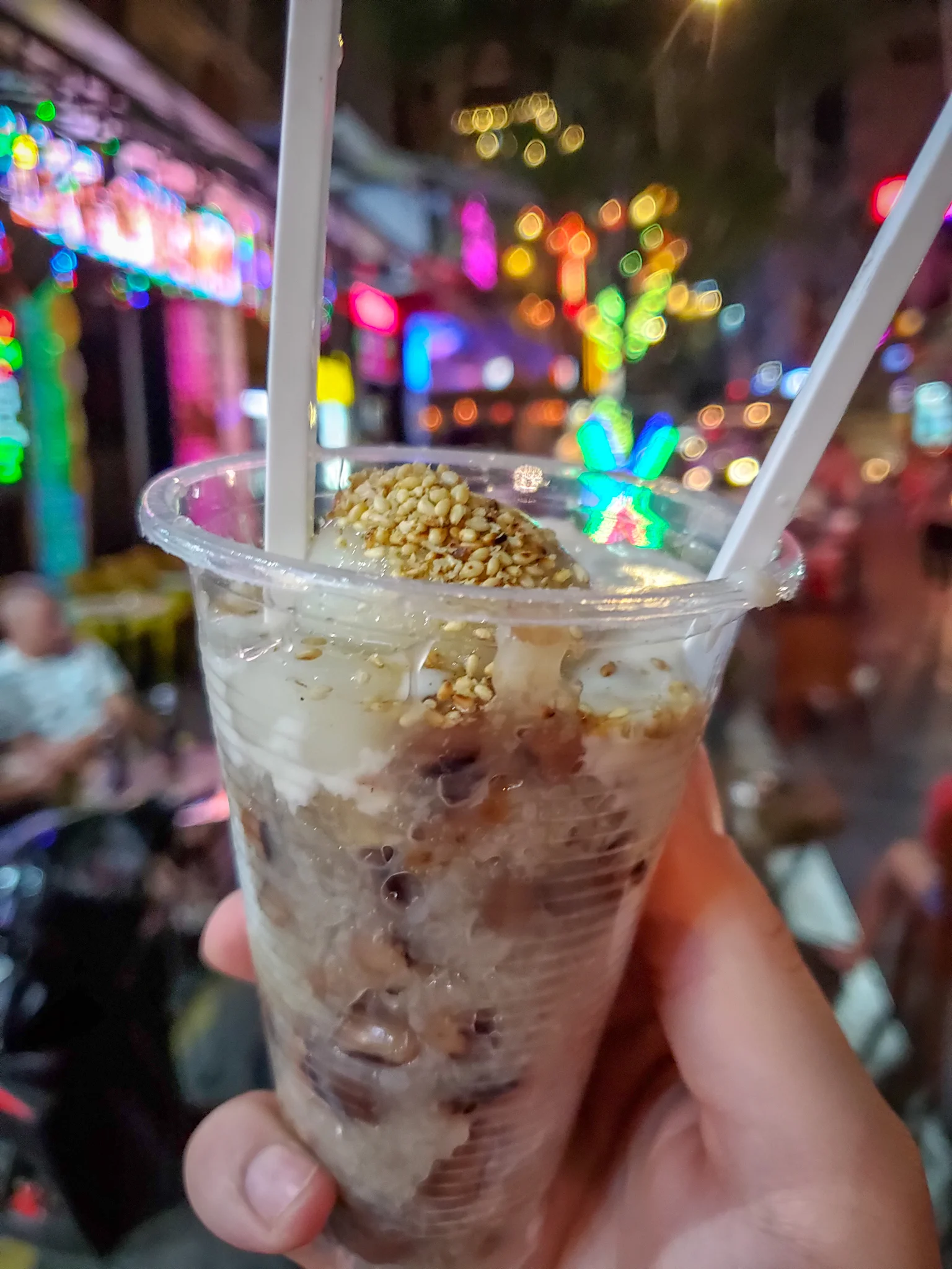 Uprooted-Traveler-Ho-Chi-Minh-Tàu-Hủ-Nước-Đường-vegan-saigon-guide-.jpg