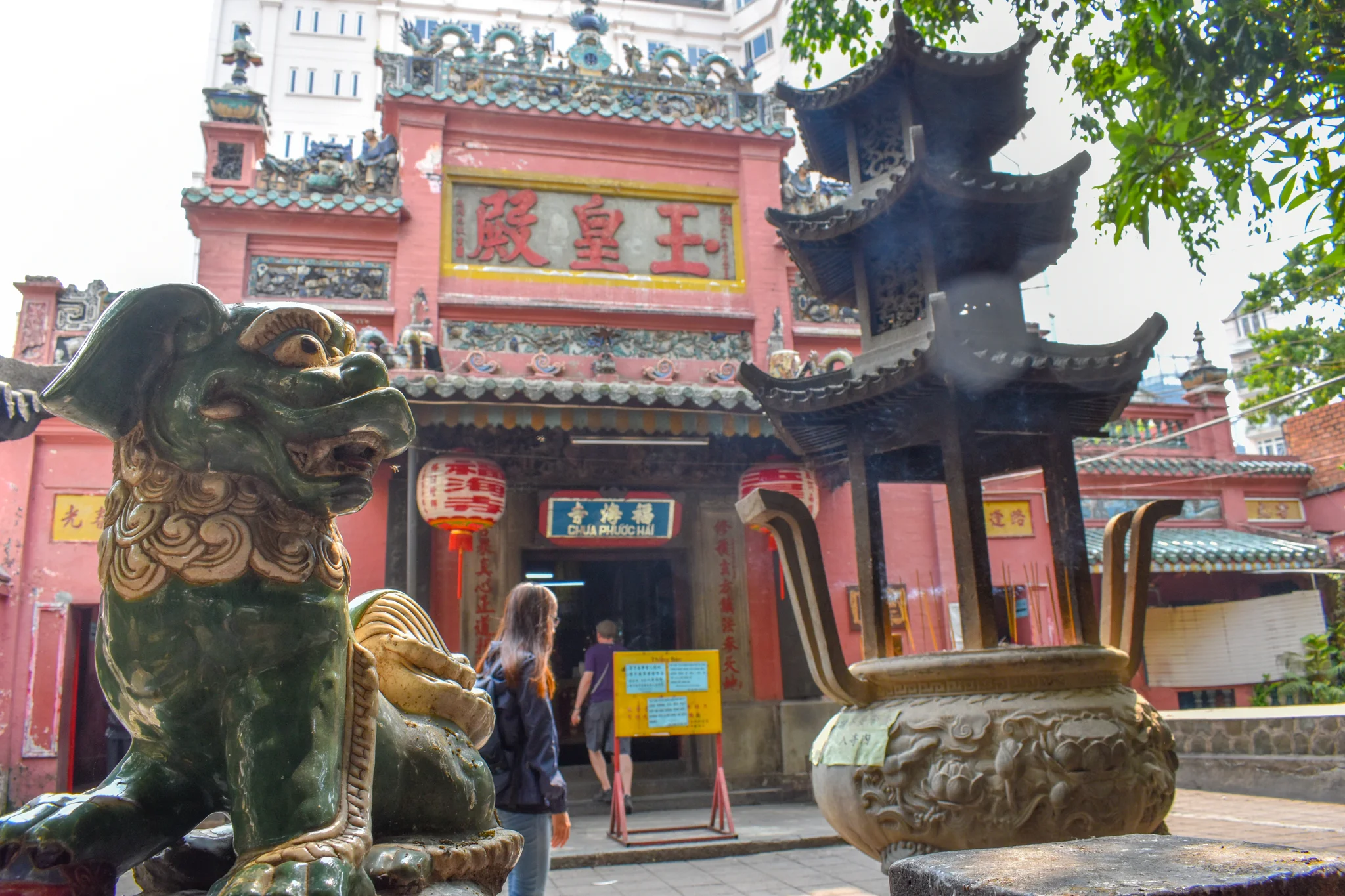 Uprooted-Traveler-48-hour-itinerary-Ho-Chi-Minh-jade-emperor-pagoda.jpg
