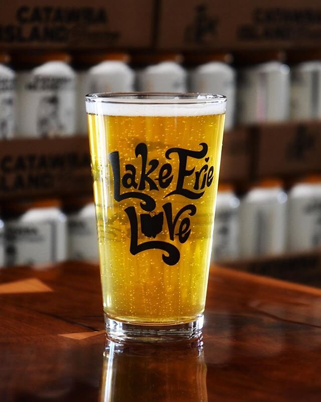 #lakeeerielove 🐟 .
.
.
.
.
 #lakeerie #catawbaisland #cleveland #coastalliving #cerveza #beer #beerlovers #beers #beerporn #beerstagram #beerstagram #beertography #beerlover #craftbeer #beergeek #beertime #instabeer #instadrink #drink #drinks #drink