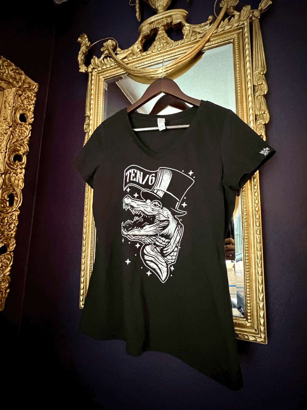 Ten/6 Gator Women's V-Neck Shirt — TEN/6