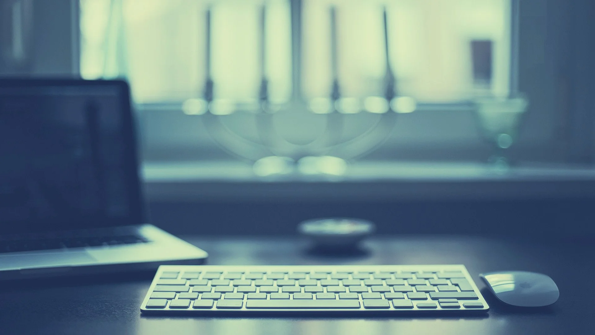 At-the-Office-Mac-Apple-Wallpapers-Creative-Planning-2982192420.jpeg