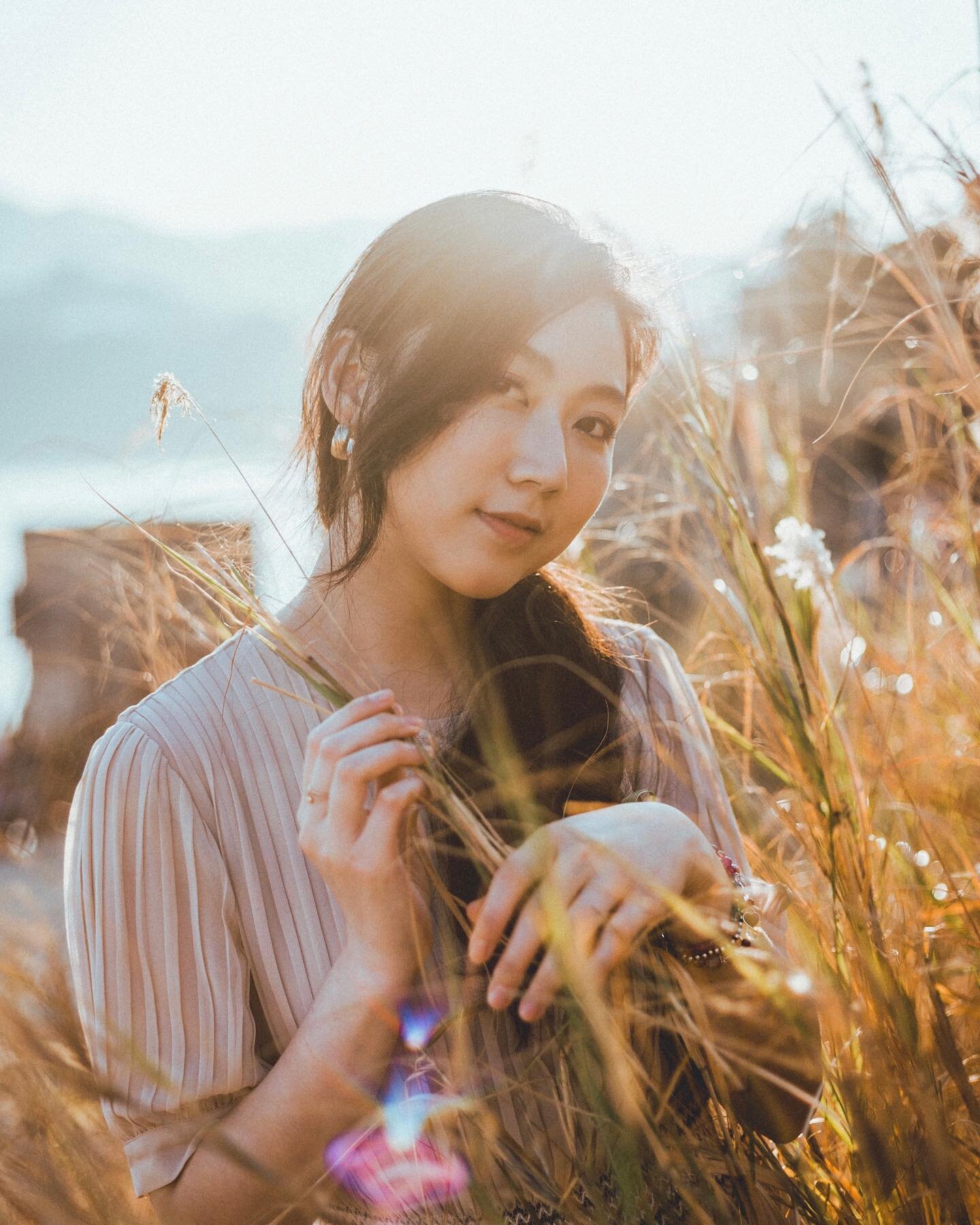 / Flares and the shimmering
.
.
.
.
.
__________________
#nathanwuportrait
#hellofrom Hong Kong
#homekong #ig_photooftheday#instameethk&nbsp;#typicart&nbsp;#grandpicstalent#chotofugram&nbsp;#expofilm3k&nbsp;#livefolk&nbsp;#special_shots&nbsp;#instago