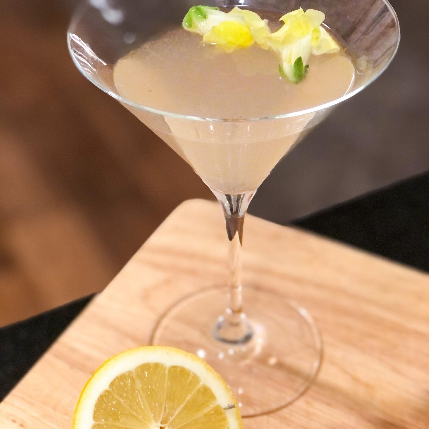 Happy Friday! Definitely ready for the weekend and will be celebrating by having a traditional Bees Knees Cocktail! Recipe below:

Ingredients 
2 ounces gin
3/4 ounce lemon juice, freshly squeezed
1/2 ounce honey syrup

Preparation
Pour all ingredien