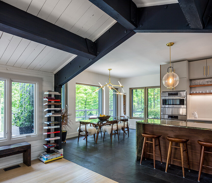 Hudson-Valley-dinning-kitchen-house-pond-River-Architects.jpg