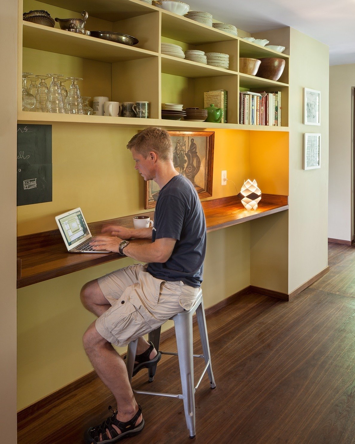 Where does the home office belong when working from home becomes part of everyday life? For many of our residential projects, the answer isn't necessarily a separate room.

Workspaces can be integrated into kitchens and living areas, tucked into over