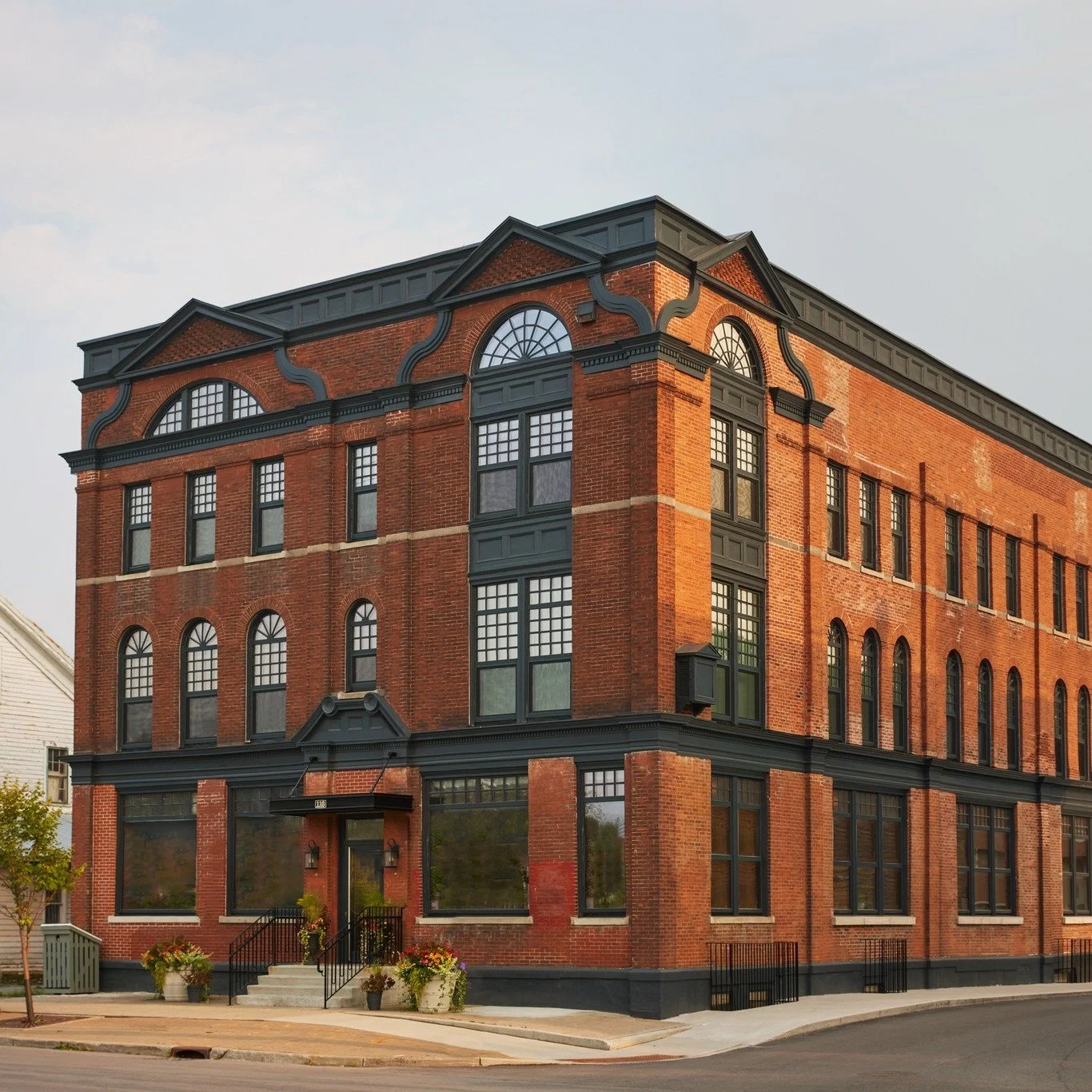 The Bank Lofts is a 2026 METROPOLIS Planet Positive Award winner! We&rsquo;re incredibly proud to see this project recognized as the winner in the Retrofit or Repositioning category.
The Bank Lofts began with an ambitious question: How can we preserv