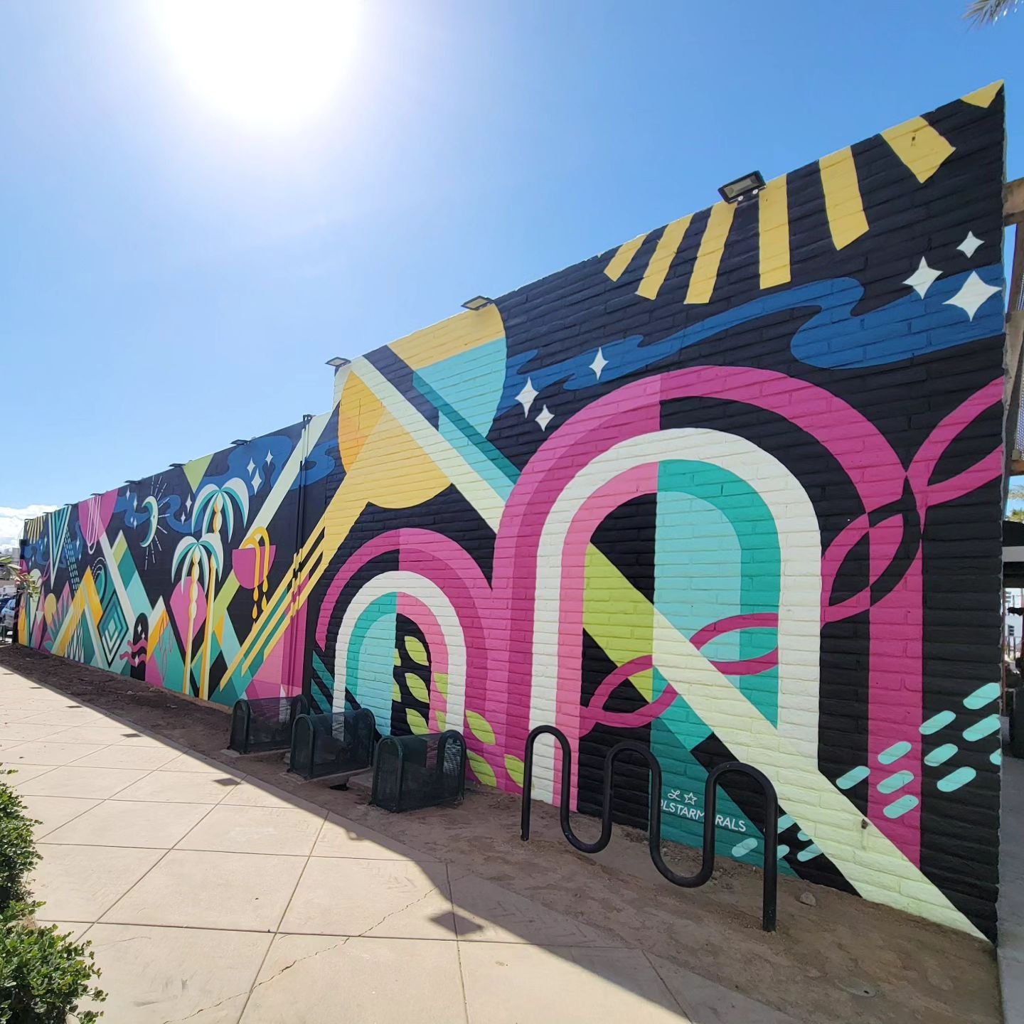 When the desert beckons, you heed the call!!! 🌵 Last week I had the pleasure of installing my newest mural ✨️Practical Galactical✨️ in Indio @cityofindio for the fab @building180 with a dream team of painters! We brought this 80+ ft wall to life dow