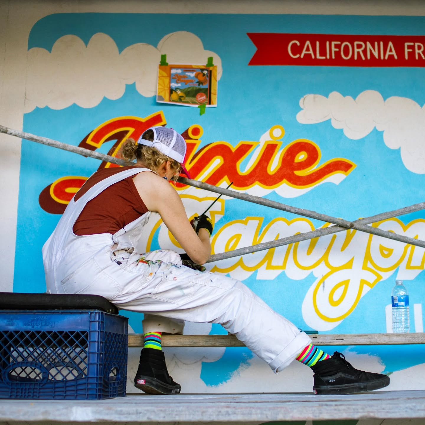 It takes a village✨️ BTS shots of the @citruscommons mural going up! Projects like this are what its all about... getting to create for great clients, install with awesome artists and bring some intentional color to my little corner of the world :)

