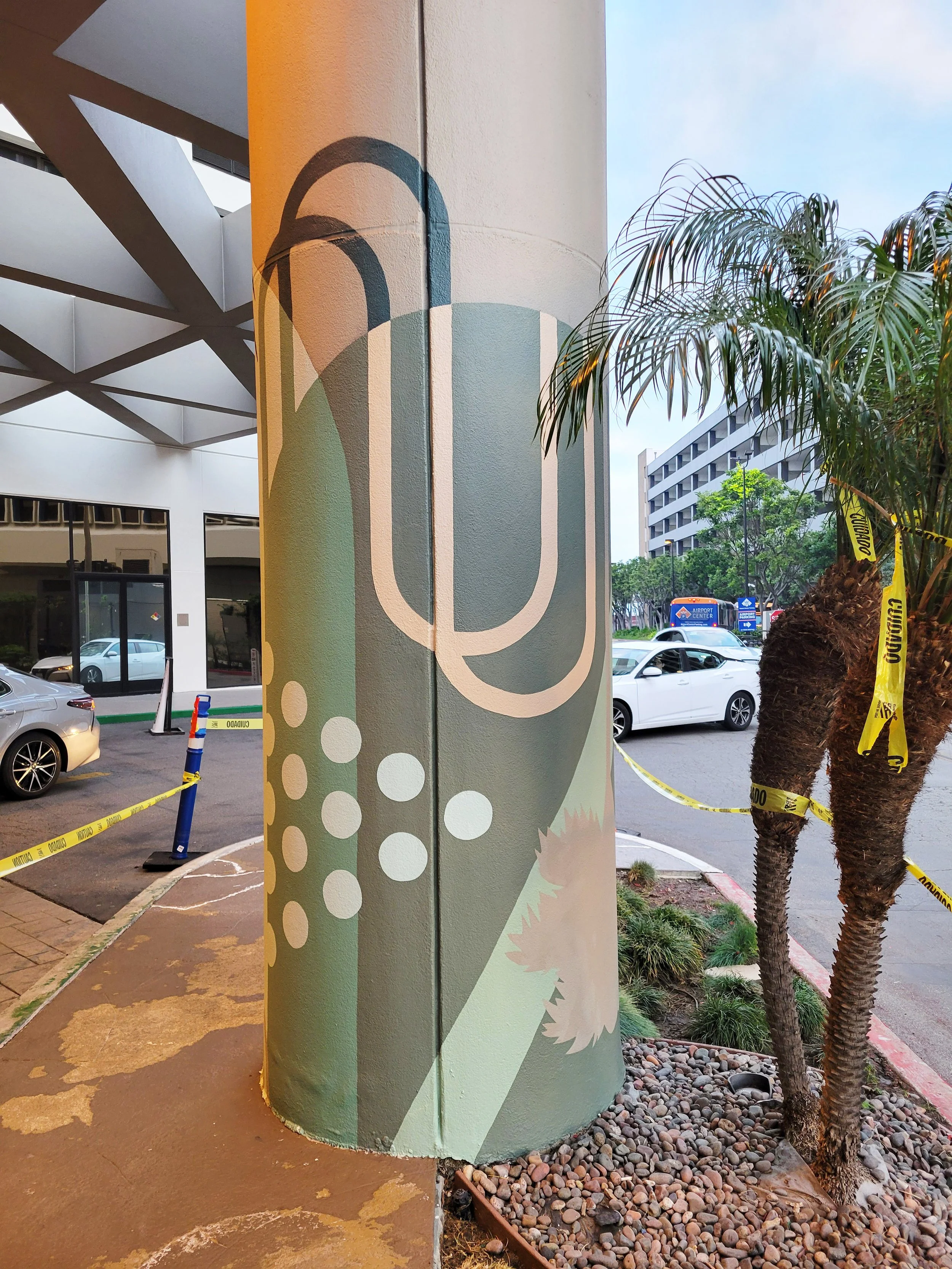 LAX pillars 3.jpg