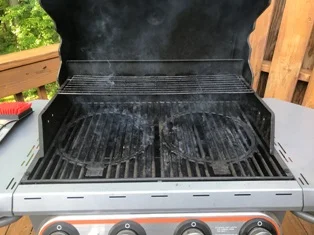 This is the one of the easier parts of the cleaning - I cooked whatever was on there - OFF! If this was a video, you would hear the cracklin'! But, it's a picture, so you'll have to trust me. "Crackle, crackle, crackle."