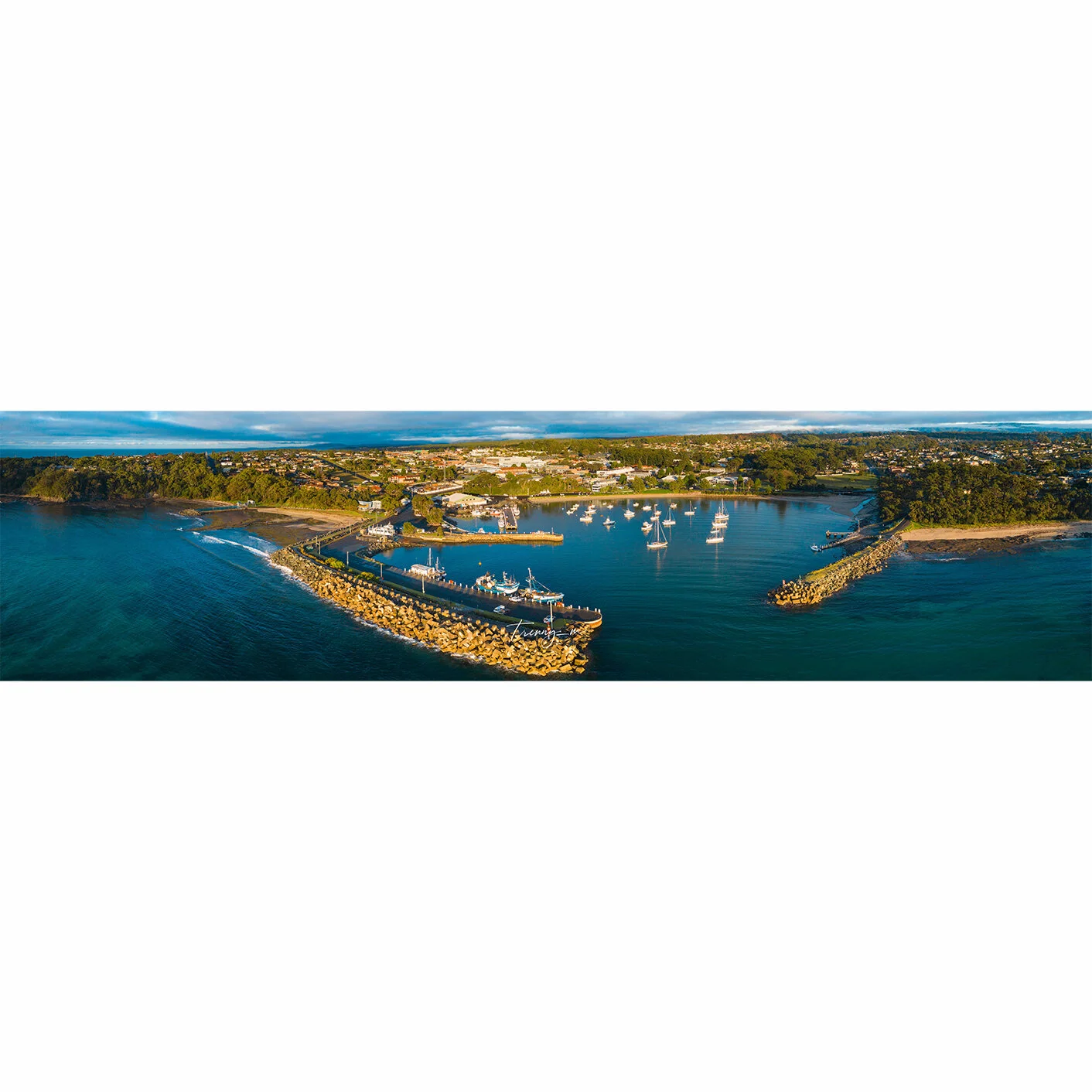Ulladulla Harbour Pano.jpg