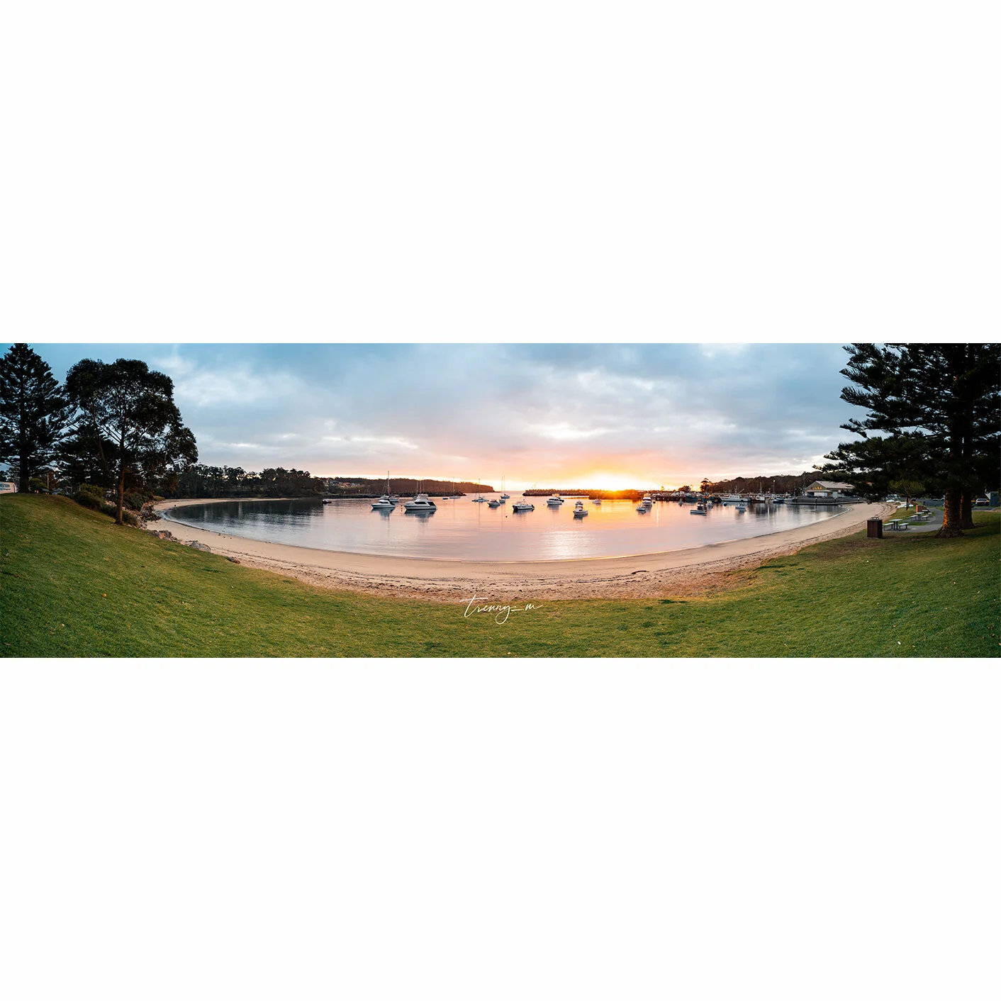 Ulladulla Harbour Sunrise Panorama.jpg