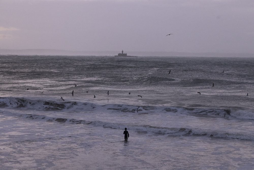  Surfer, Praia da Torre, Oeiras. 