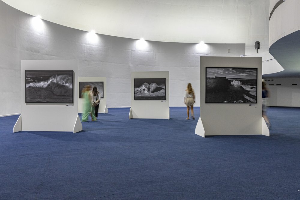  My photo exhibition on Nazaré giant waves, was held in Niteroi, Brazil, in some of Oscar Niemeyer’s beautiful buildings.  