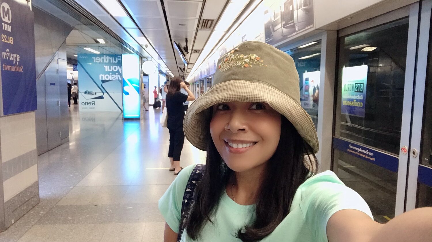 I took the MRT from Sukhumvit Station (Terminal 21) to Hua Lam Phong.